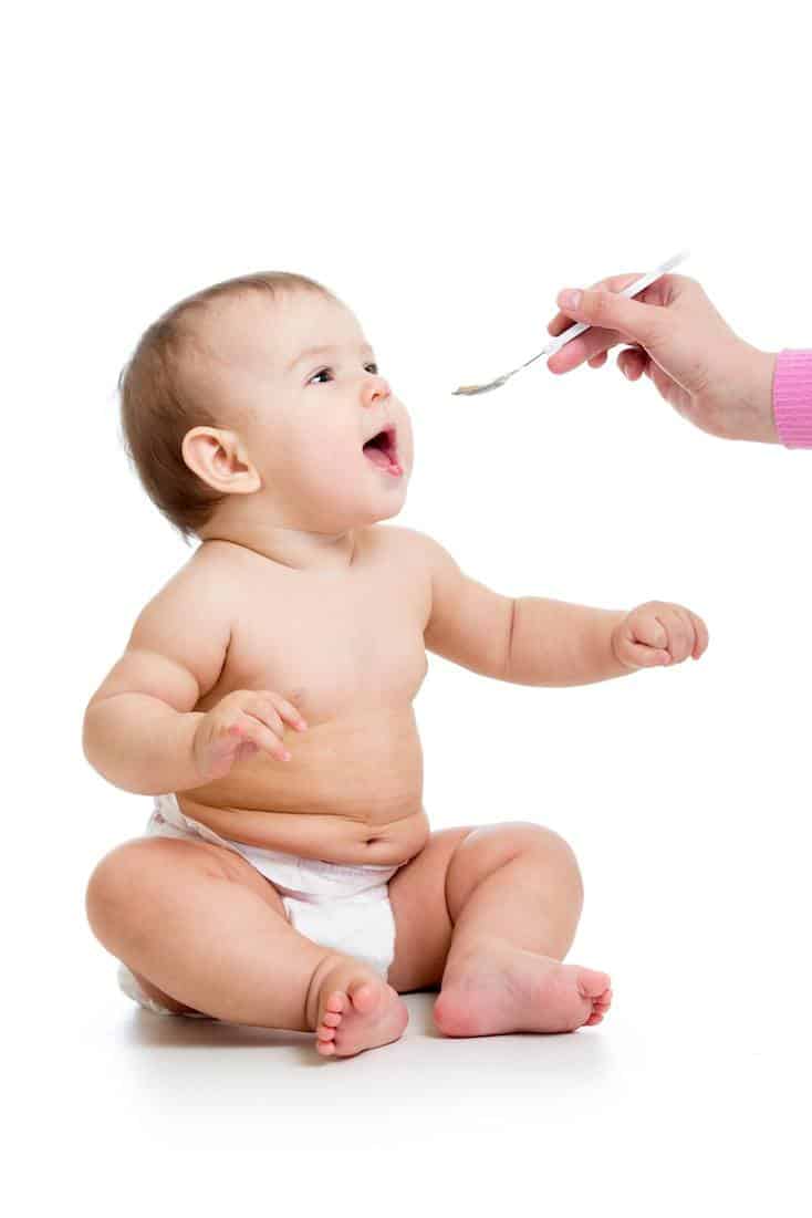 How Much Should My Baby Eat? | New Ways Nutrition Make sure your baby is getting the amount of food they need. Recommendations from a pediatric dietitian nutritionist. #babyportionsizes #babyfood #blw