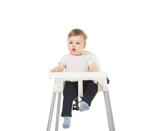 The Best Finger Food Sizes for Babies | New Ways Nutrition Do you know what the best finger foods for babies are? The right texture and size can be overwhelming to figure out when you are introducing solids. Learn what is safe for your baby in their first foods! #blw #childnutrition
