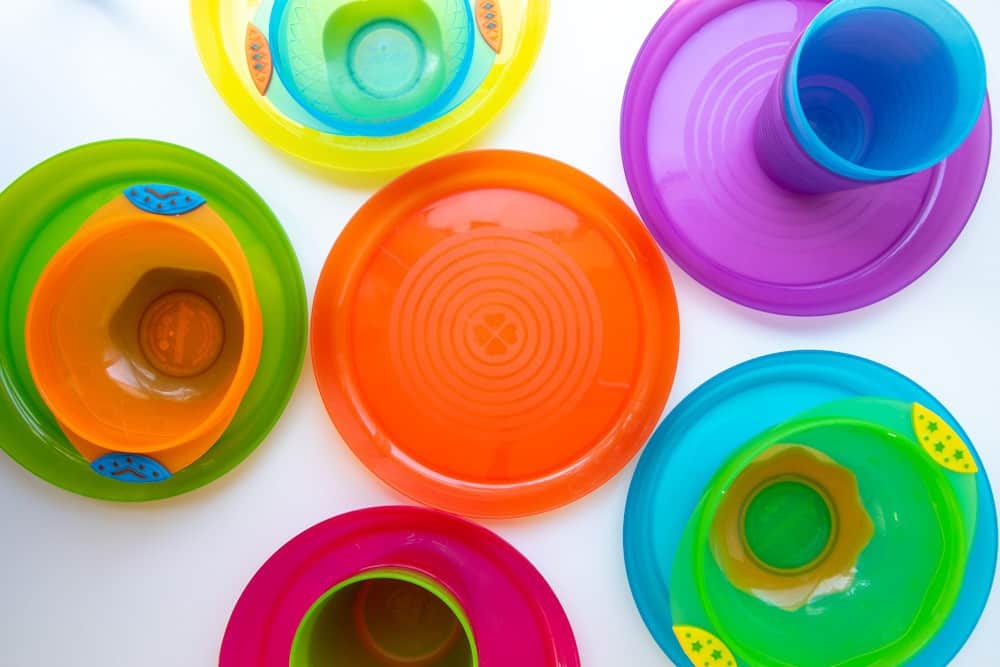 The Best Plastic-Free Products for Baby and Kids | New Ways Nutrition How much plastic is in your cupboard? Do you primarily use plastic-free products for feeding your kids? The latest recommendations are to avoid plastics in things that contact foods, including baby bottles and dishes! Plastics contain chemicals that can harm your child's development, and are best avoided whenever possible. Click through for the best plastic-free kid dishes, plastic-free kitchen items, and lots of recommendations on the best stainless steel dishes and items for kids to help ease your transition to a plastic-free kitchen. #plasticfreedishes #plasticfreekitchen